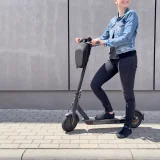 Vízálló kormánytáska robogókhoz, 4 l, fekete 5