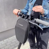 Vízálló kormánytáska robogókhoz, 4 l, fekete 6