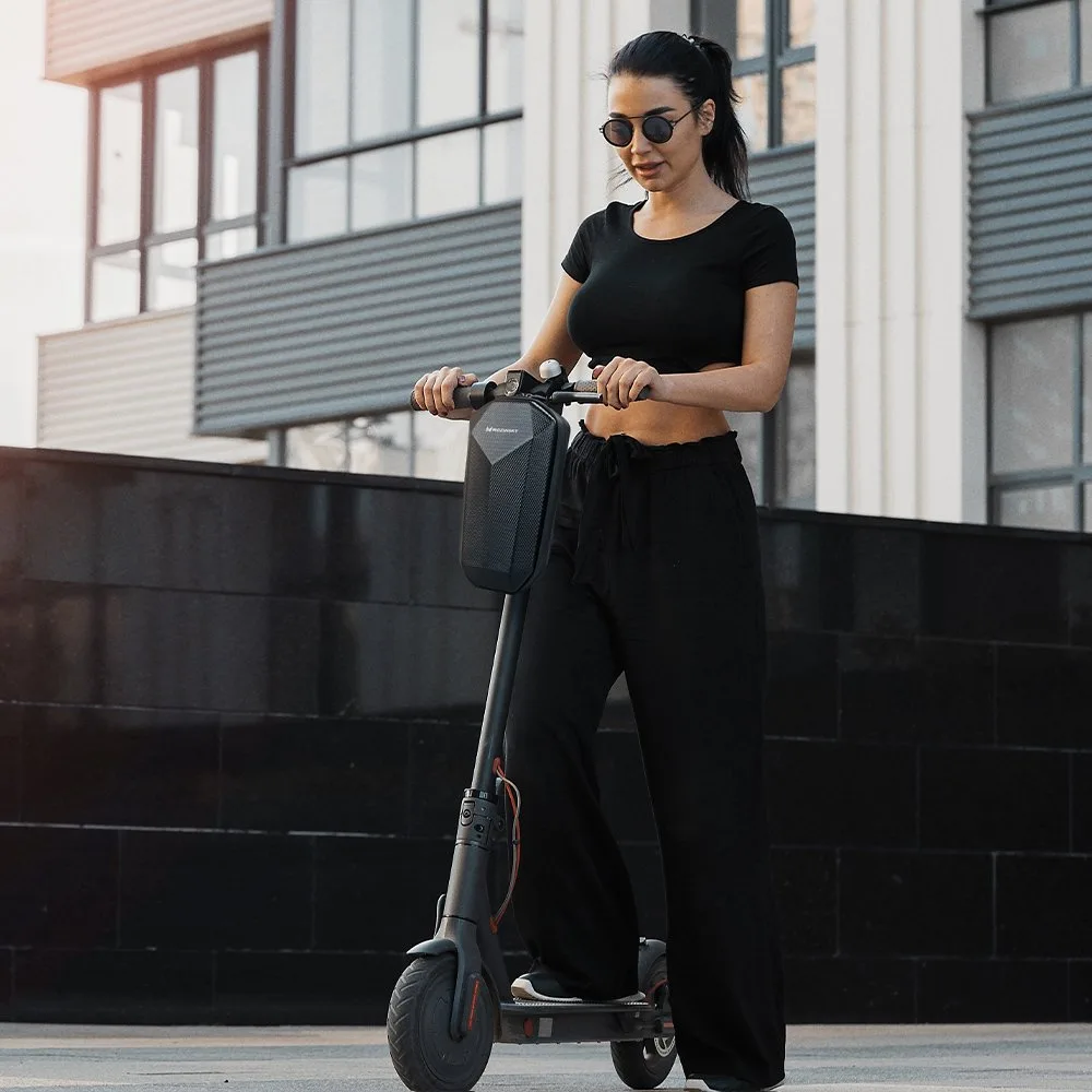 Waterproof handlebar bag for scooters, 4 L, black 11