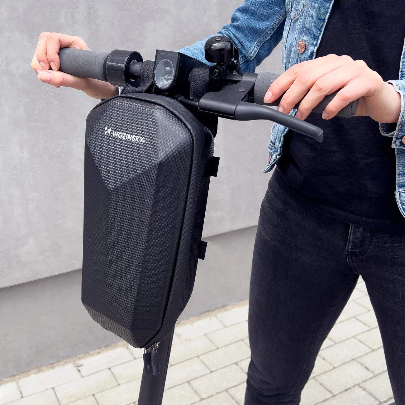 Waterproof handlebar bag for scooters, 4 L, black 4