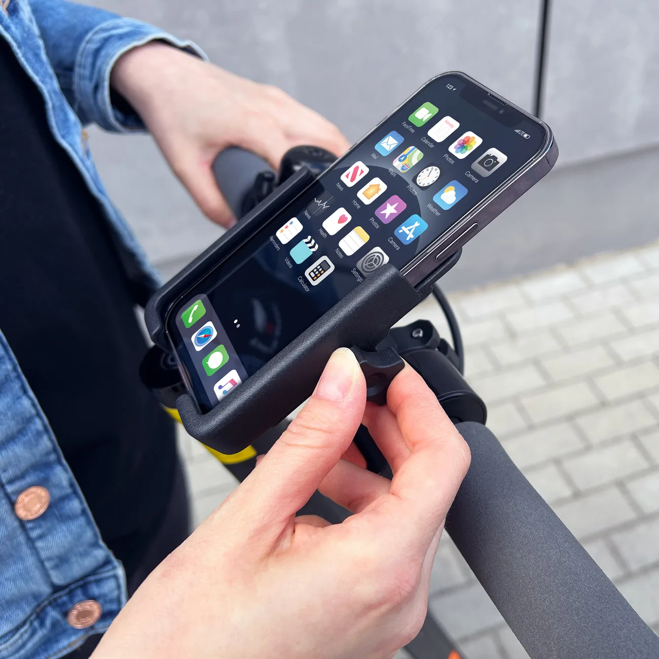 Fém telefon tartó kerékpárokhoz és robogókhoz, fekete 6