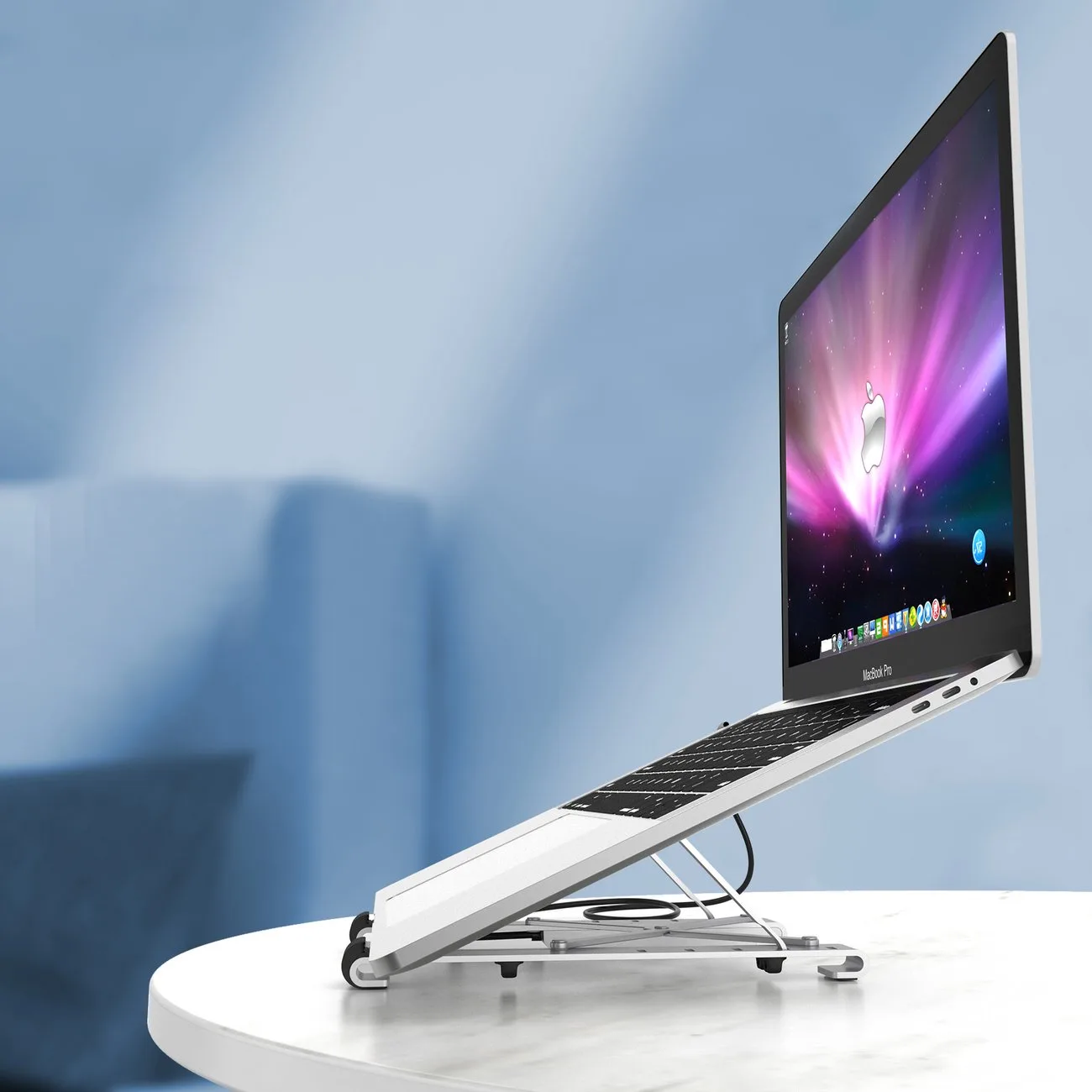 PD USB-C HDMI Laptop Docking Station with 2xUSB-A, 1xUSB-C, 1xSD, and 1xTF ports, black 9