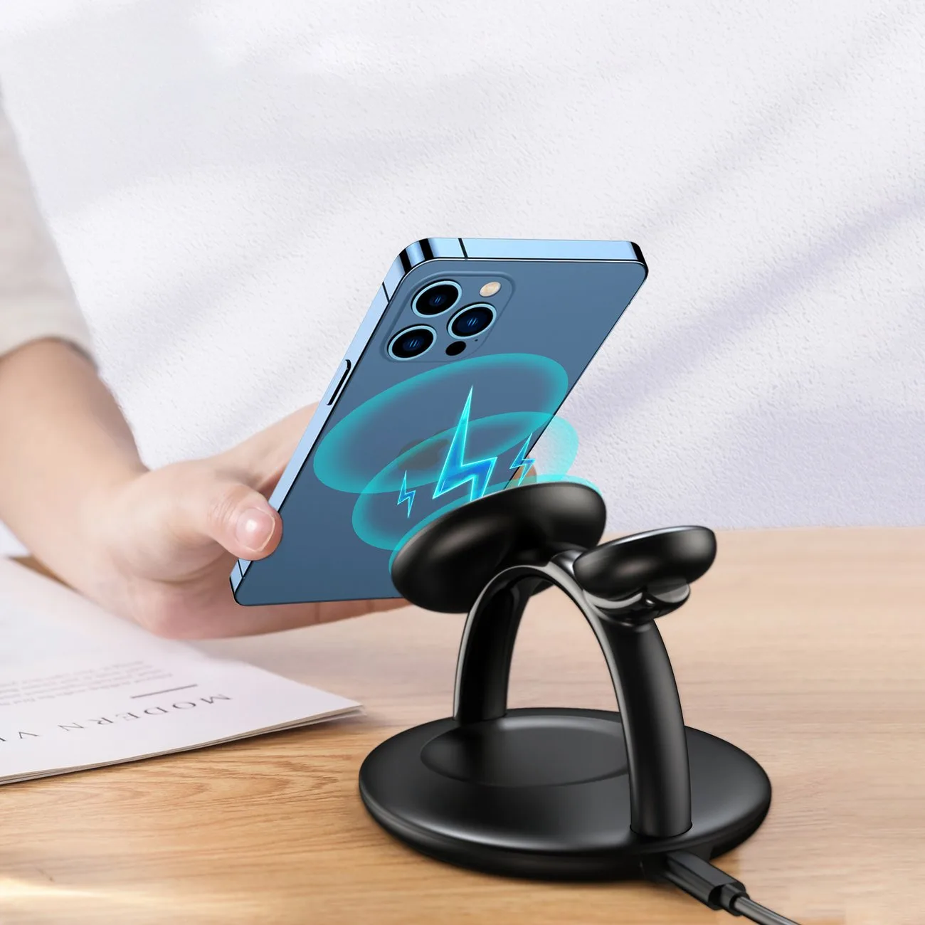 Stație de încărcare inductivă 3-în-1 pentru iPhone, AirPods Pro și Apple Watch - Negru 3