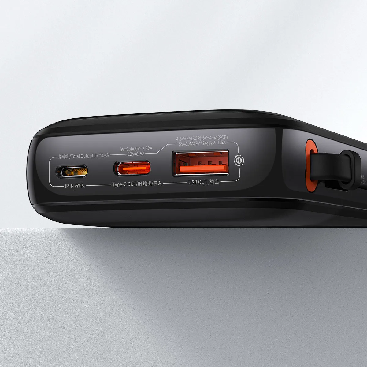 10000 mAh-s powerbank USB, USB-C, iPhone Lightning és USB-C kábellel - Fekete
