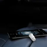 Mini automobilski punjač za telefon 2x USB zrnati automobilski punjač bijeli 7