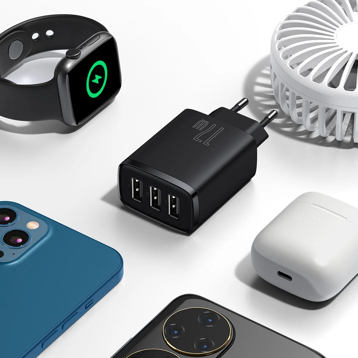 Kompaktni zidni punjač 3x USB 17W, crni 8