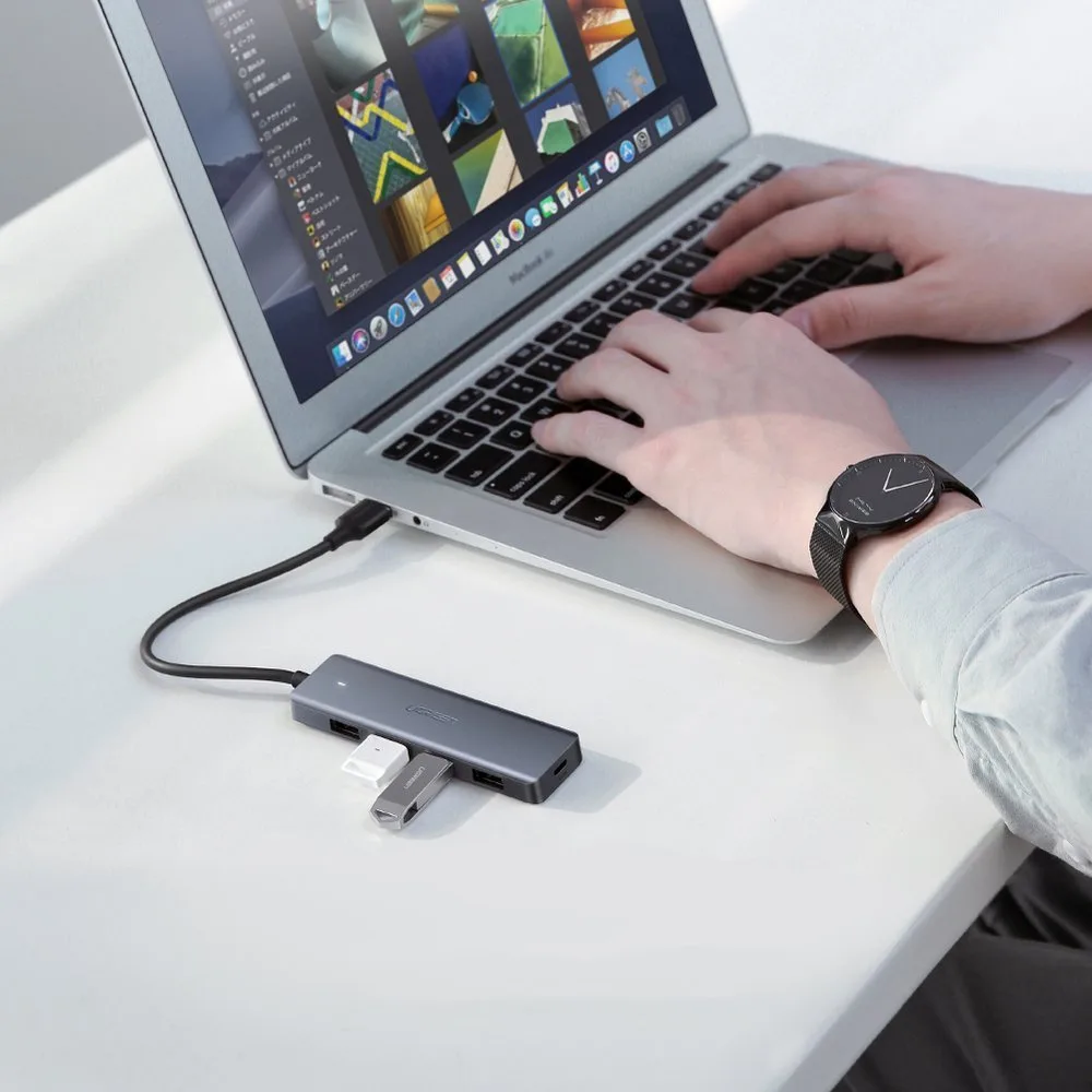Hub USB-C - 4x USB 3.2 cu port de alimentare USB-C, gri 2