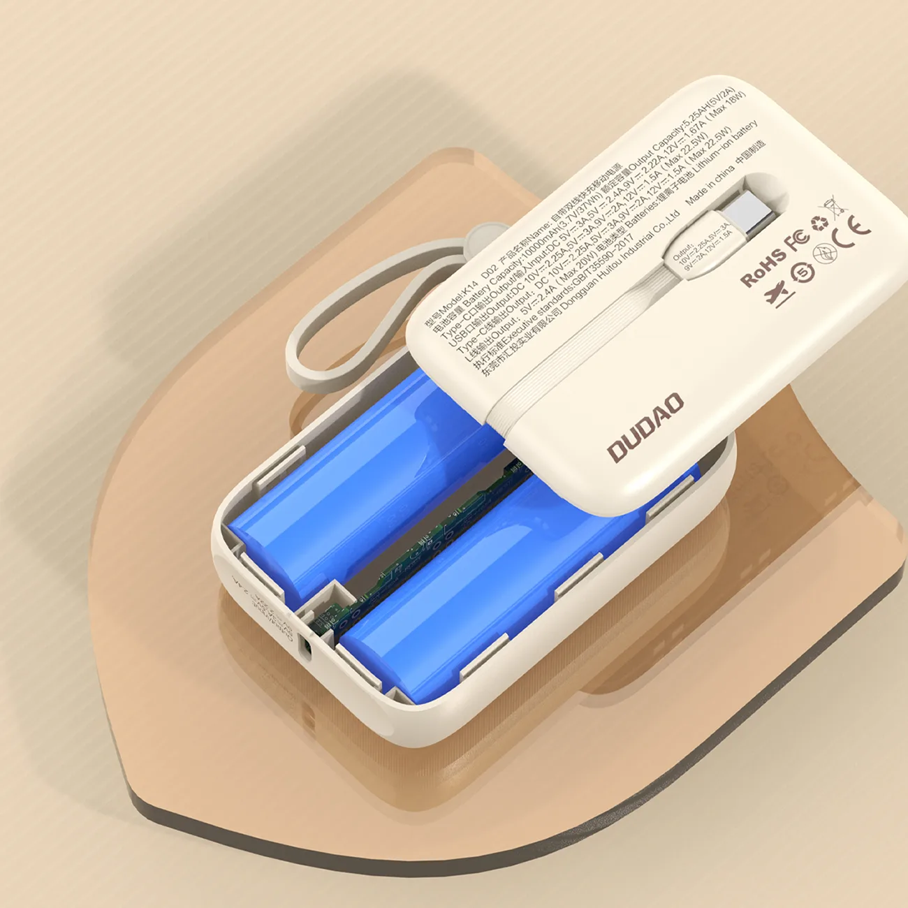 10000-mAh-Powerbank mit USB-C-/iPhone-Lightning-Kabeln, beige 6