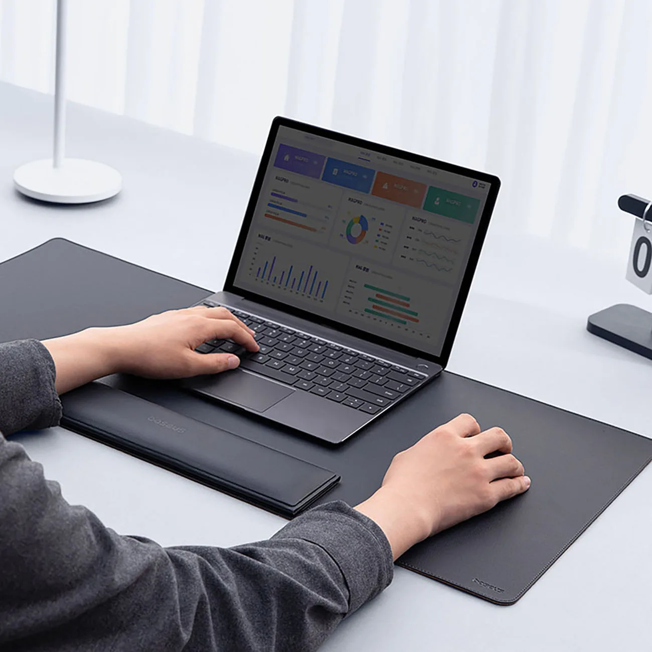 Podložka pod notebook MagPro Series II s opierkou na zápästie – čierna 8
