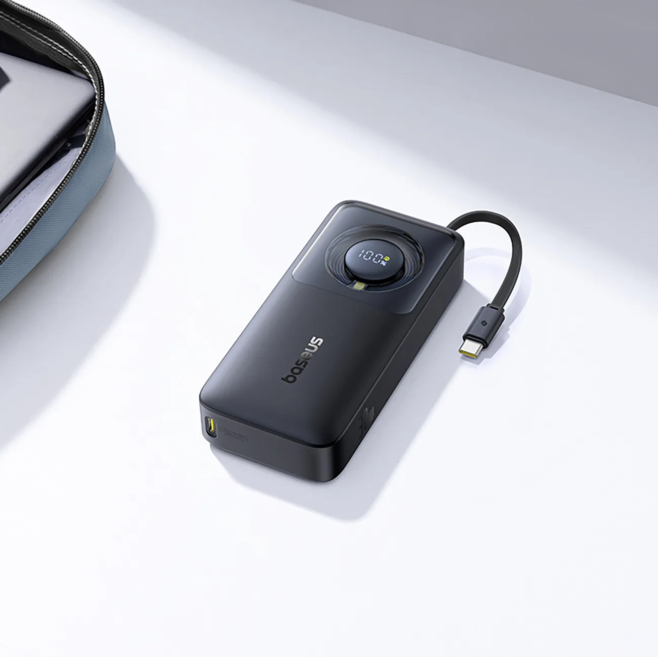Power Bank de 10000 mAh și 30 W cu port USB-C și cablu USB-C retractabil Free2Pull - Negru 9