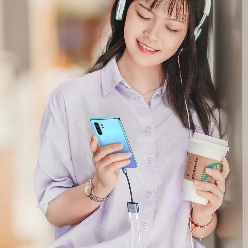 USB-C–USB-C + 3,5 mm-es mini jack audioadapter – szürke 11