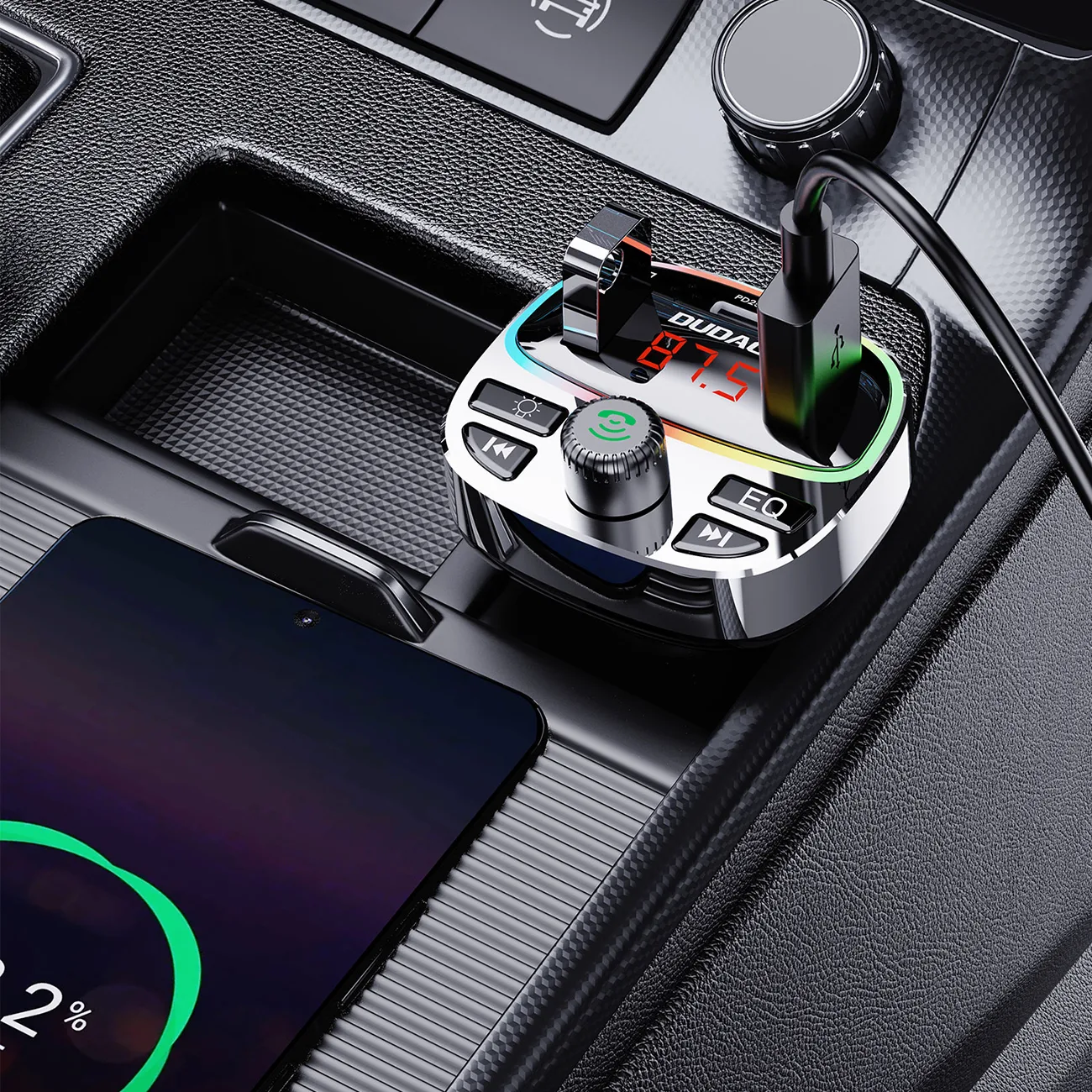 R2PRO+ Auto-Transmitter mit 25-W-PD-Ladeanschlüssen, Bluetooth 5.3, RGB – Schwarz und Silber 4