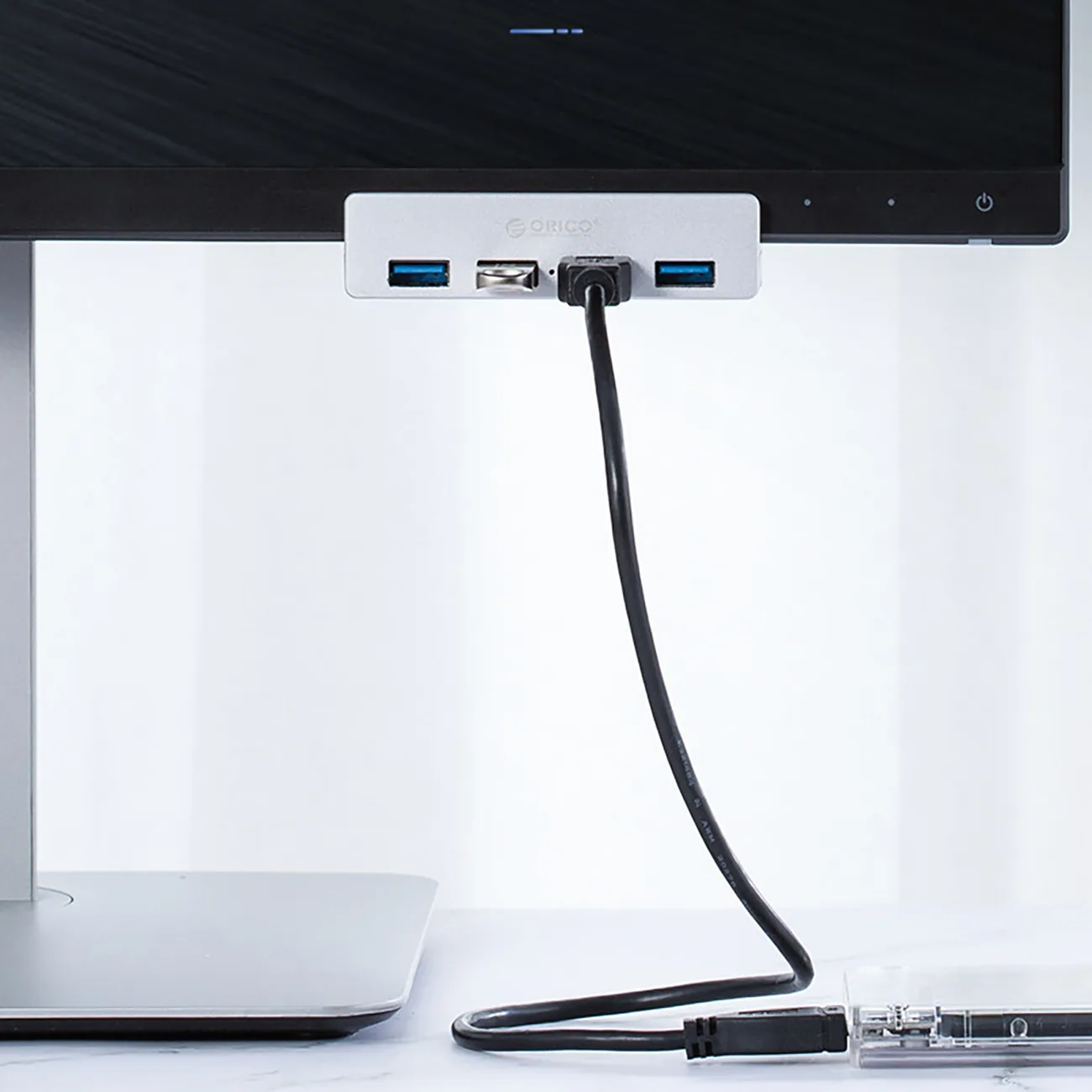 MH4PU 4x USB-A monitor asztali rögzítő hub - ezüst 4