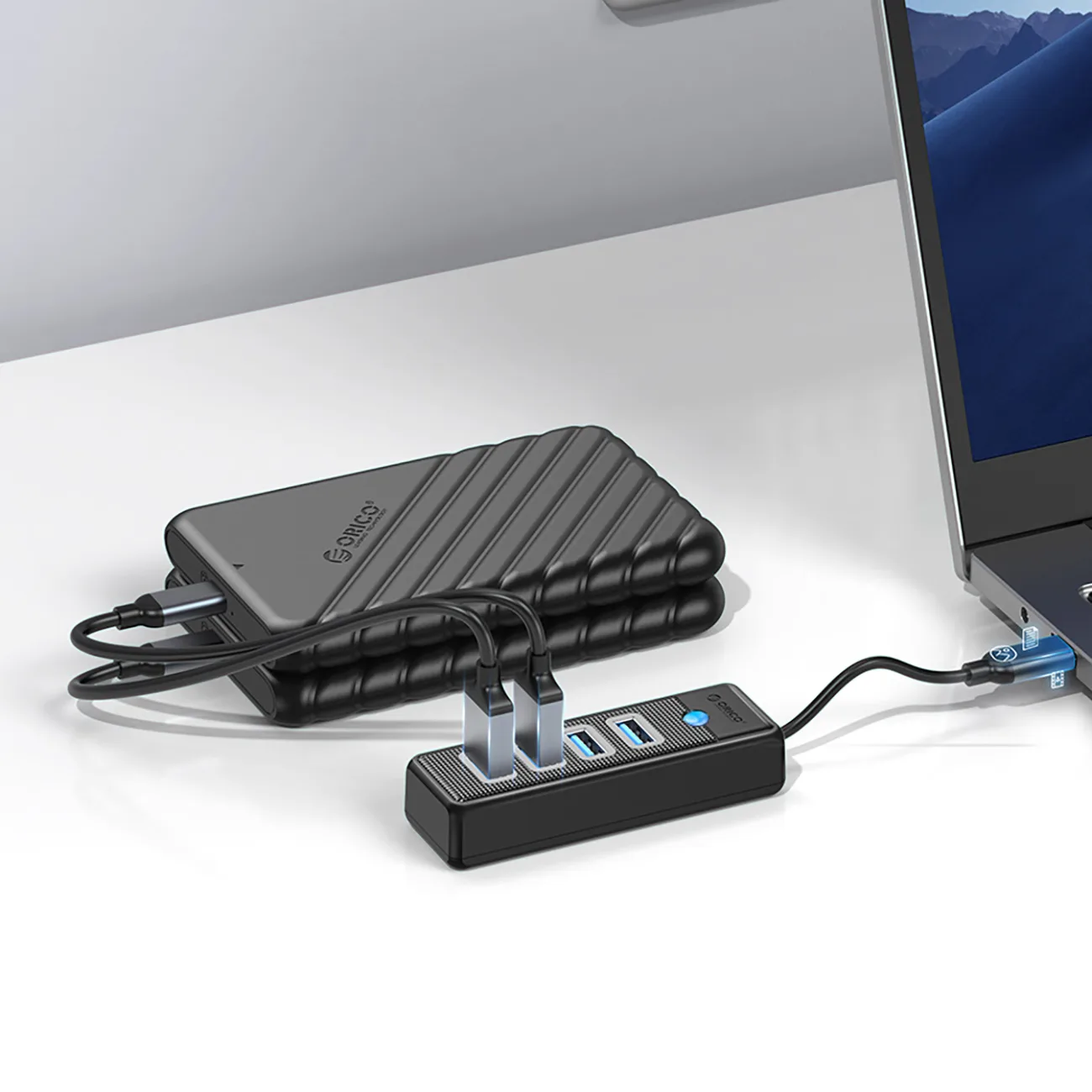 PW4U-C3 USB-C Hub - 4x USB-A - crna 4