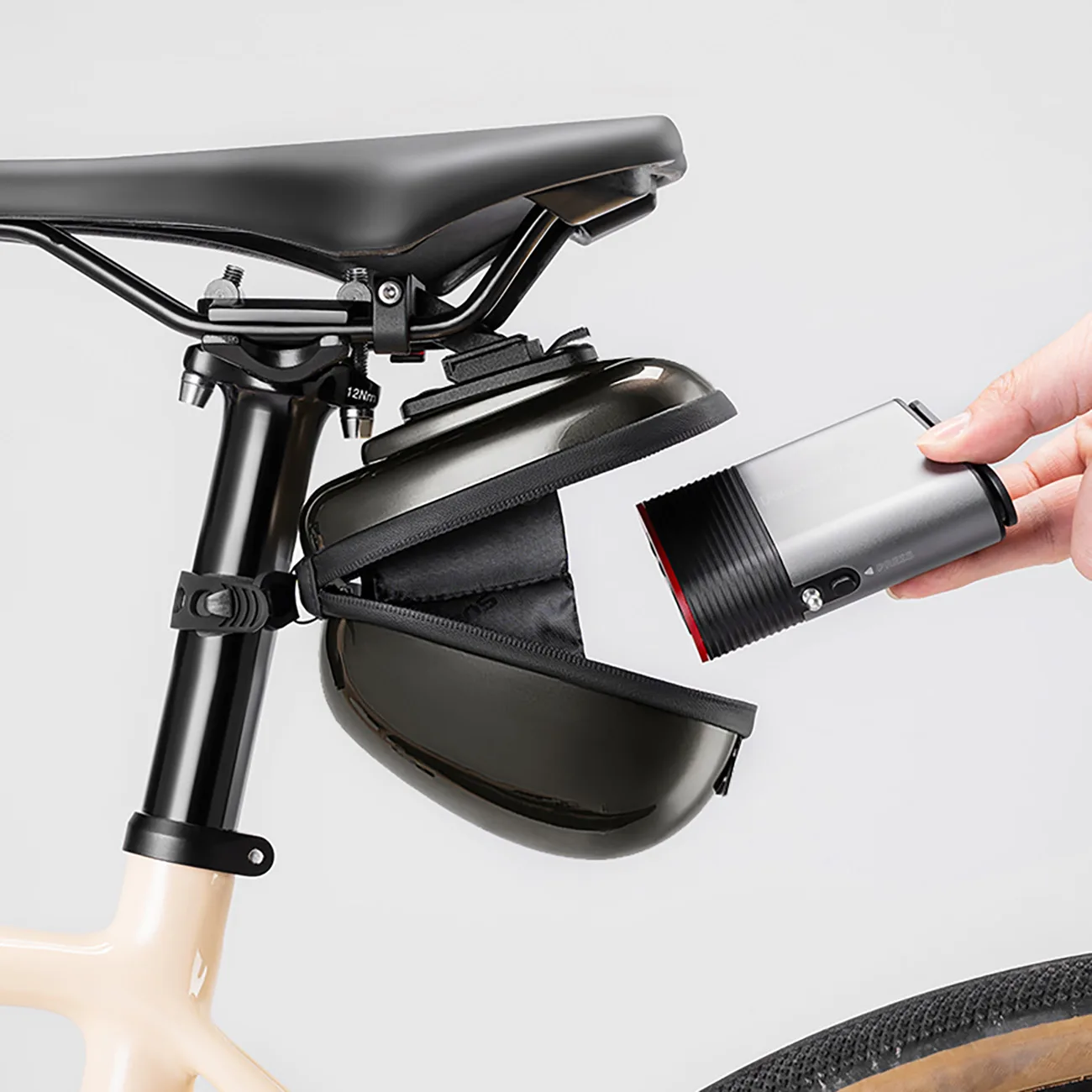 Torba rowerowa sztywna kufer podsiodłowy hard shell 0.4l - czarna 3