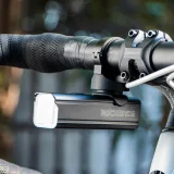 Predné svetlo na bicykel s výkonom 1000 lm s káblom USB-C na USB-A – čierne 4