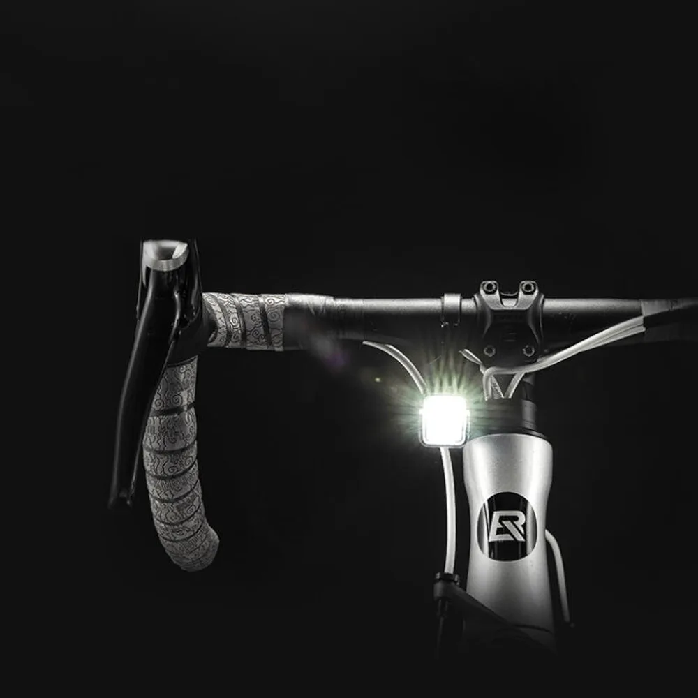 Predné svetlo na bicykel s výkonom 1000 lm s káblom USB-C na USB-A – čierne 5