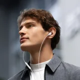 Wired in-ear headphones with 3.5mm mini jack and remote control, white 7