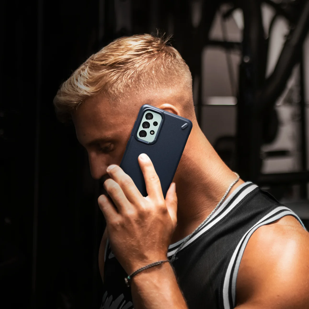 Izdžljiva i fleksibilna navlaka za Galaxy A73 u Onyx Navy Blue boji 9