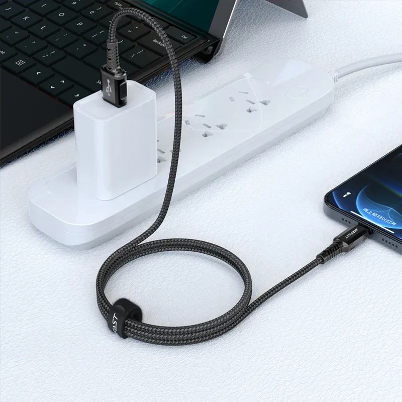 MFI-tanúsítvánnyal rendelkező iPhone USB–Lightning kábel, 2,4 A, 1,2 m, fekete 4