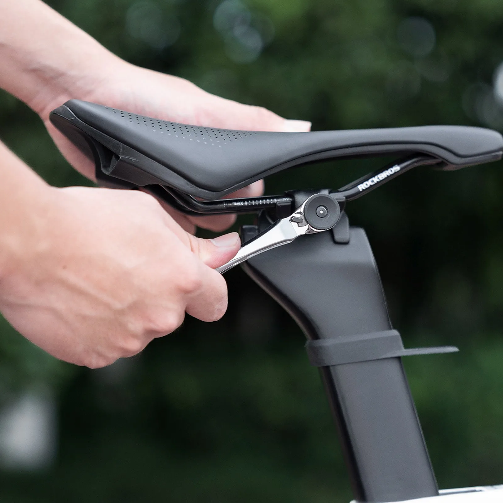 Fahrrad-Multitool-Set mit Mini-Ratsche und Bits 8