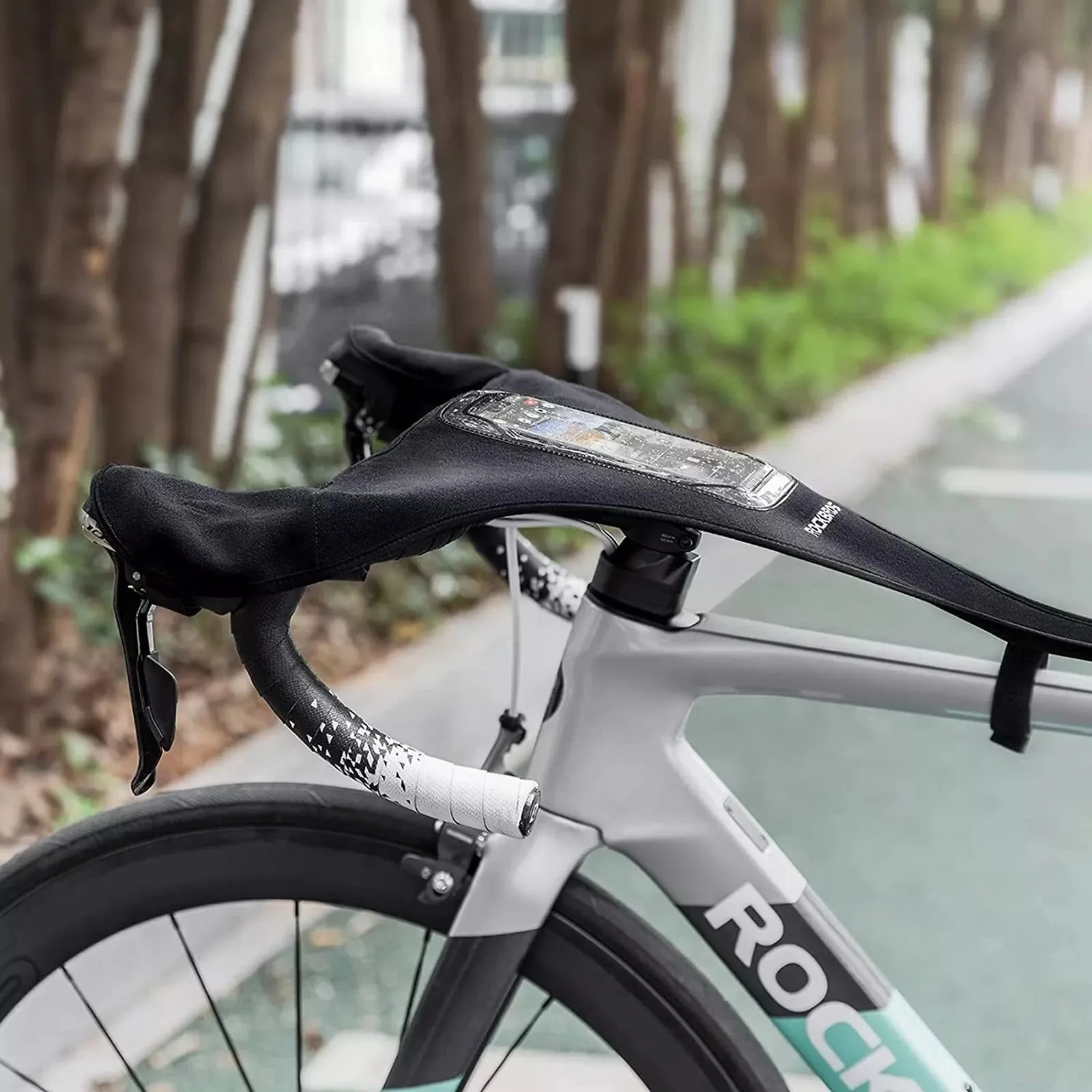 Anti-sweat cover for a bicycle with a pocket and a phone window - black 5