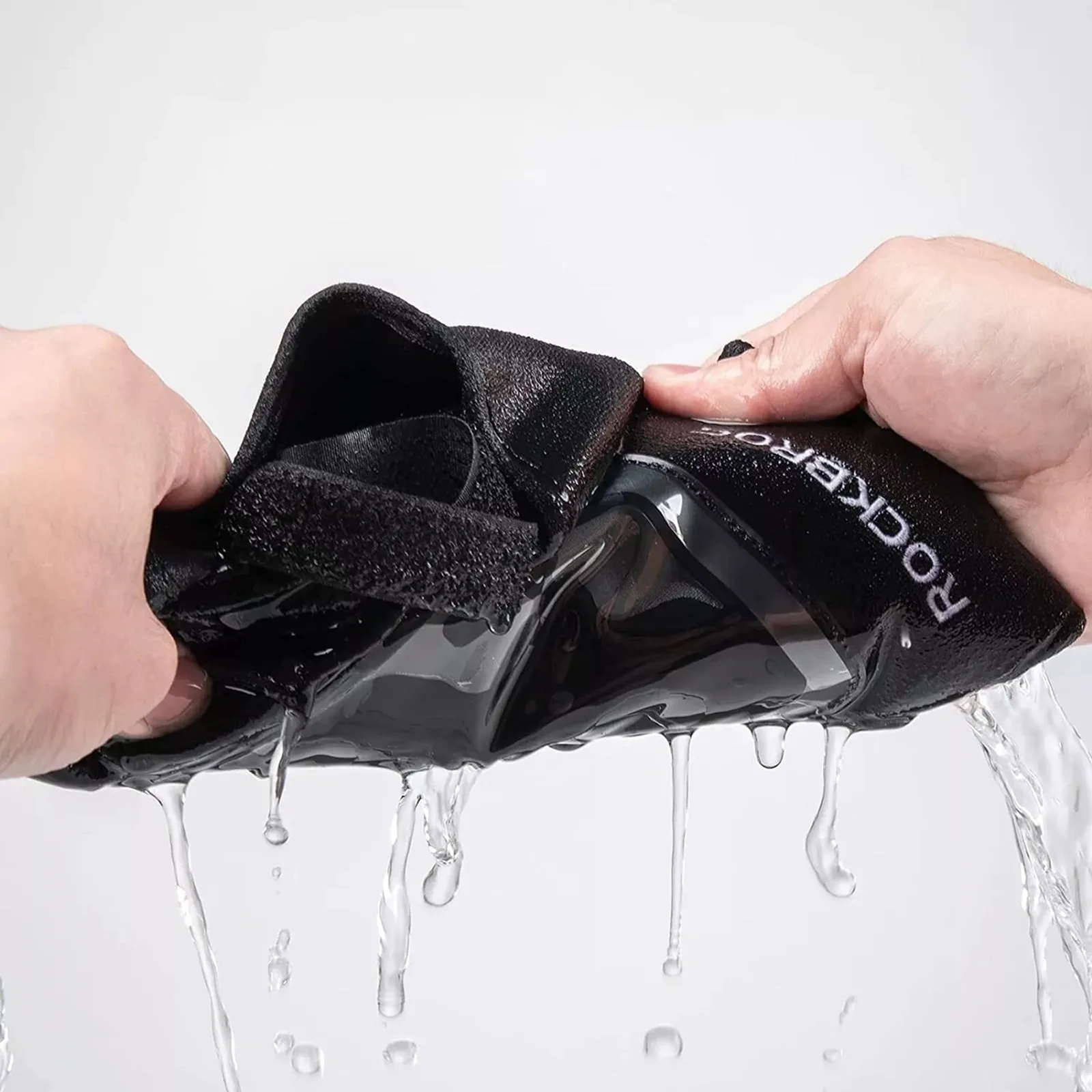 Anti-sweat cover for a bicycle with a pocket and a phone window - black 6