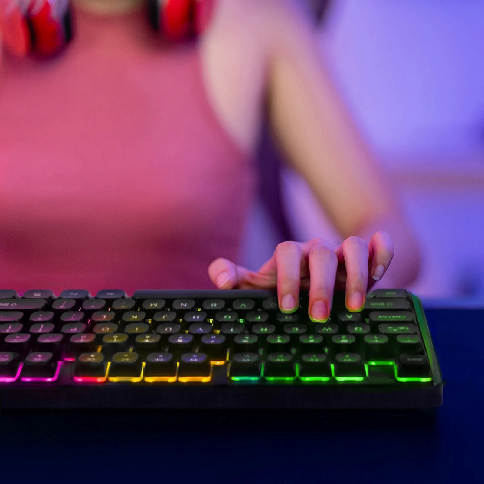 Háttérvilágításos membrános billentyűzet RGB játékgörgővel – fekete 10