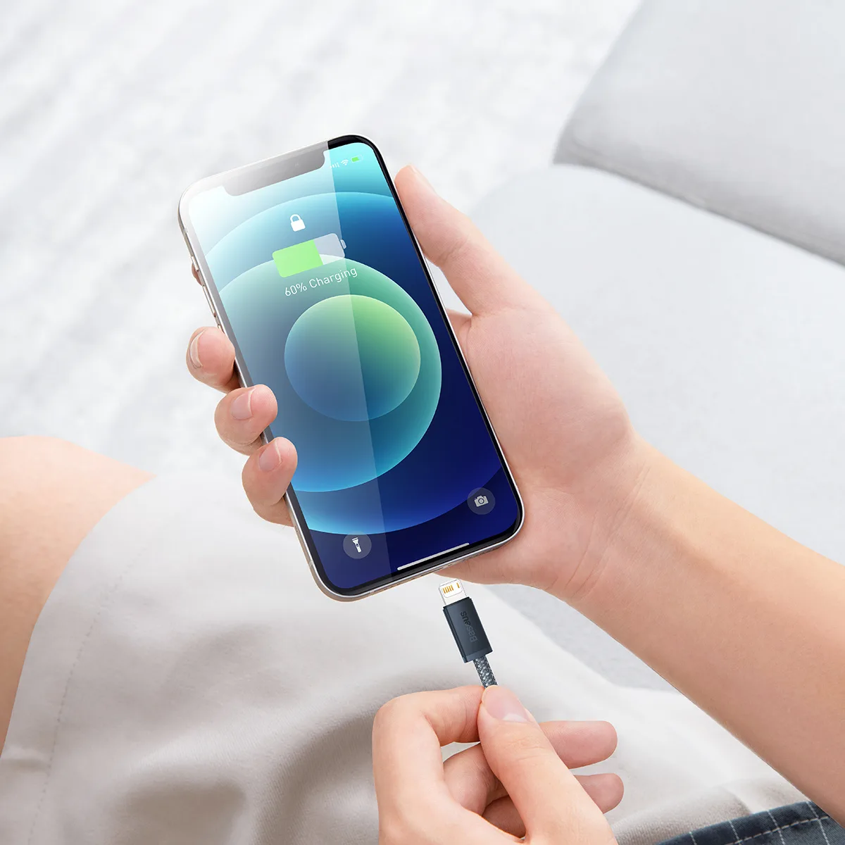 iPhone USB-zu-Lightning-Kabel 2,4 A, 2 m – Grau 10
