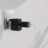 Cestovný adaptér pre zásuvky v EÚ, Veľkej Británii, USA a Austrálii s portmi USB-C a USB-A, GaN 70 W – čierny 9