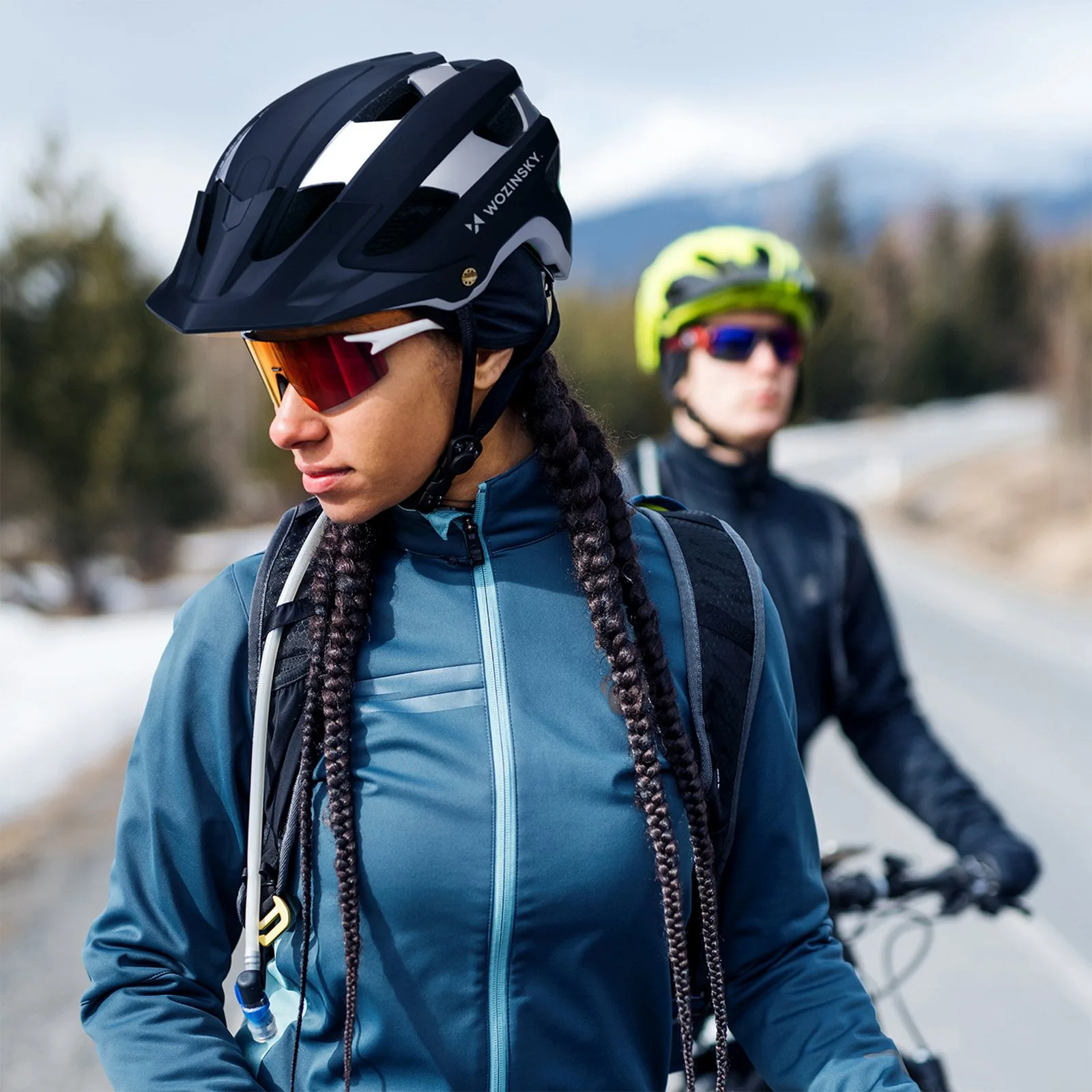 Kask rowerowy MTB z odpinanym daszkiem lekki 57-62 cm - czarno-srebrny 4
