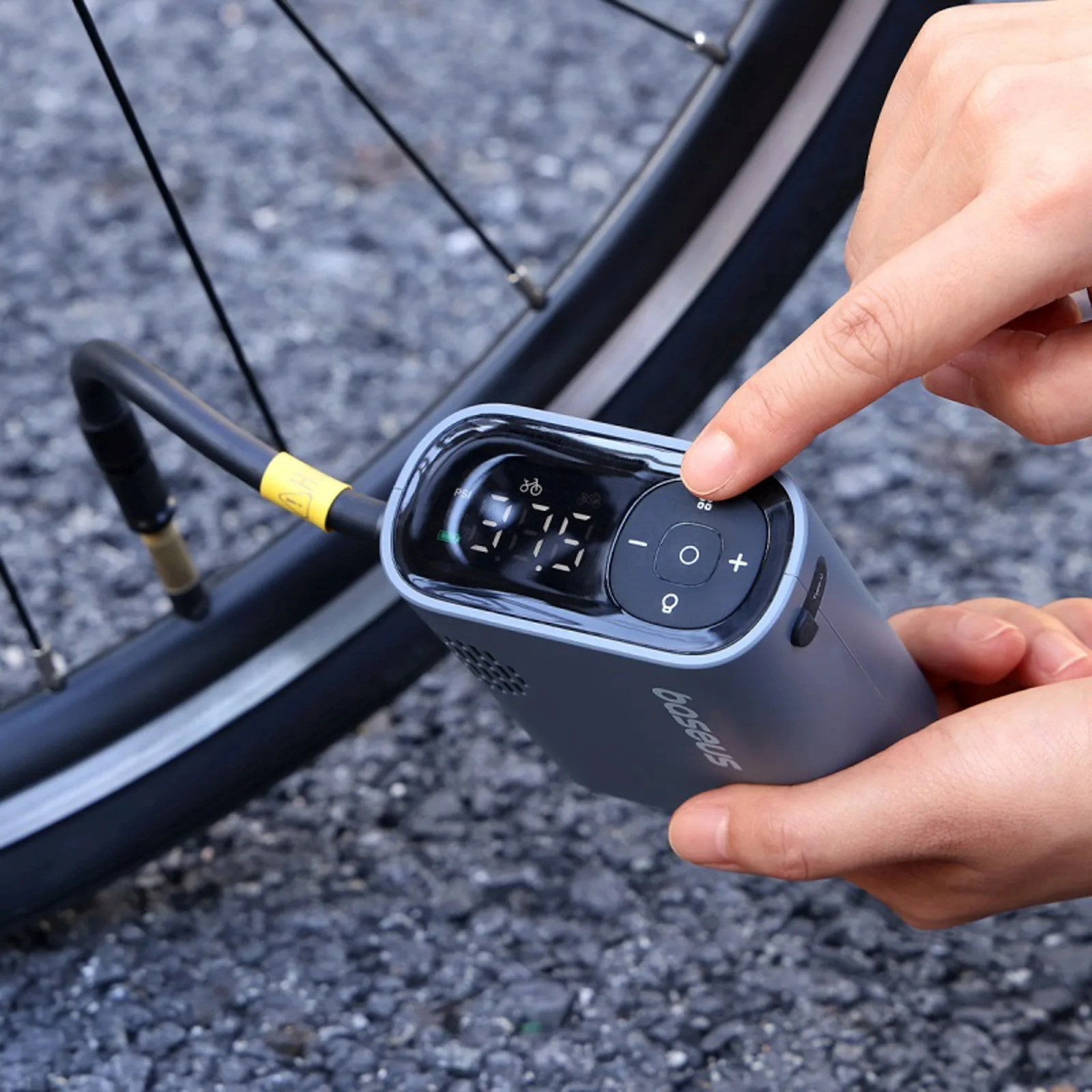 Pompă electrică pentru biciclete cu afișaj, 1500mAh, 150 psi, 45W - negru 9