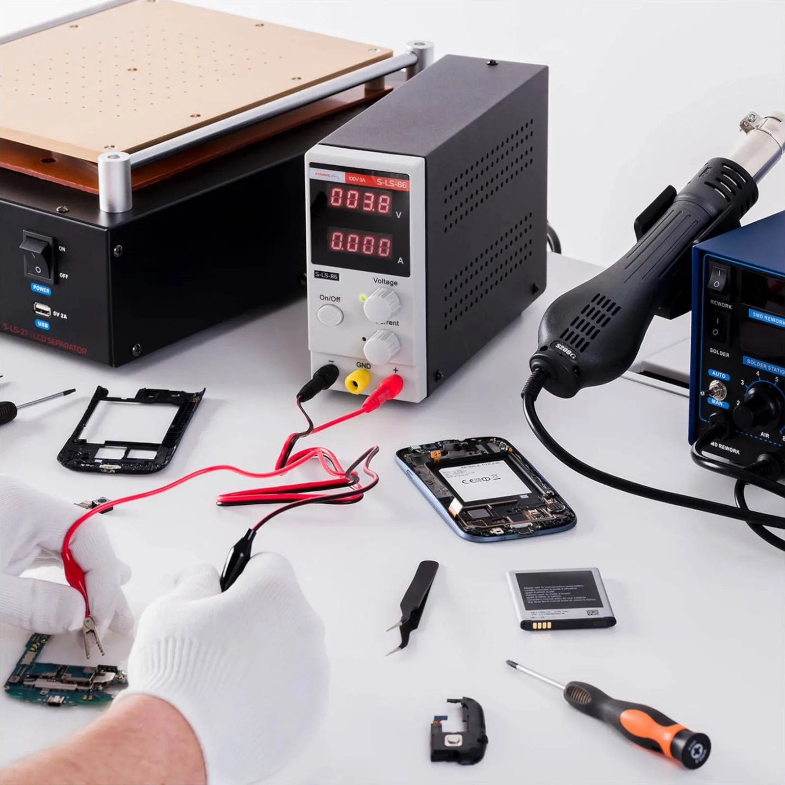 Állítható laboratóriumi tápegység 0–100 V, 0–3 A, 300 W 5