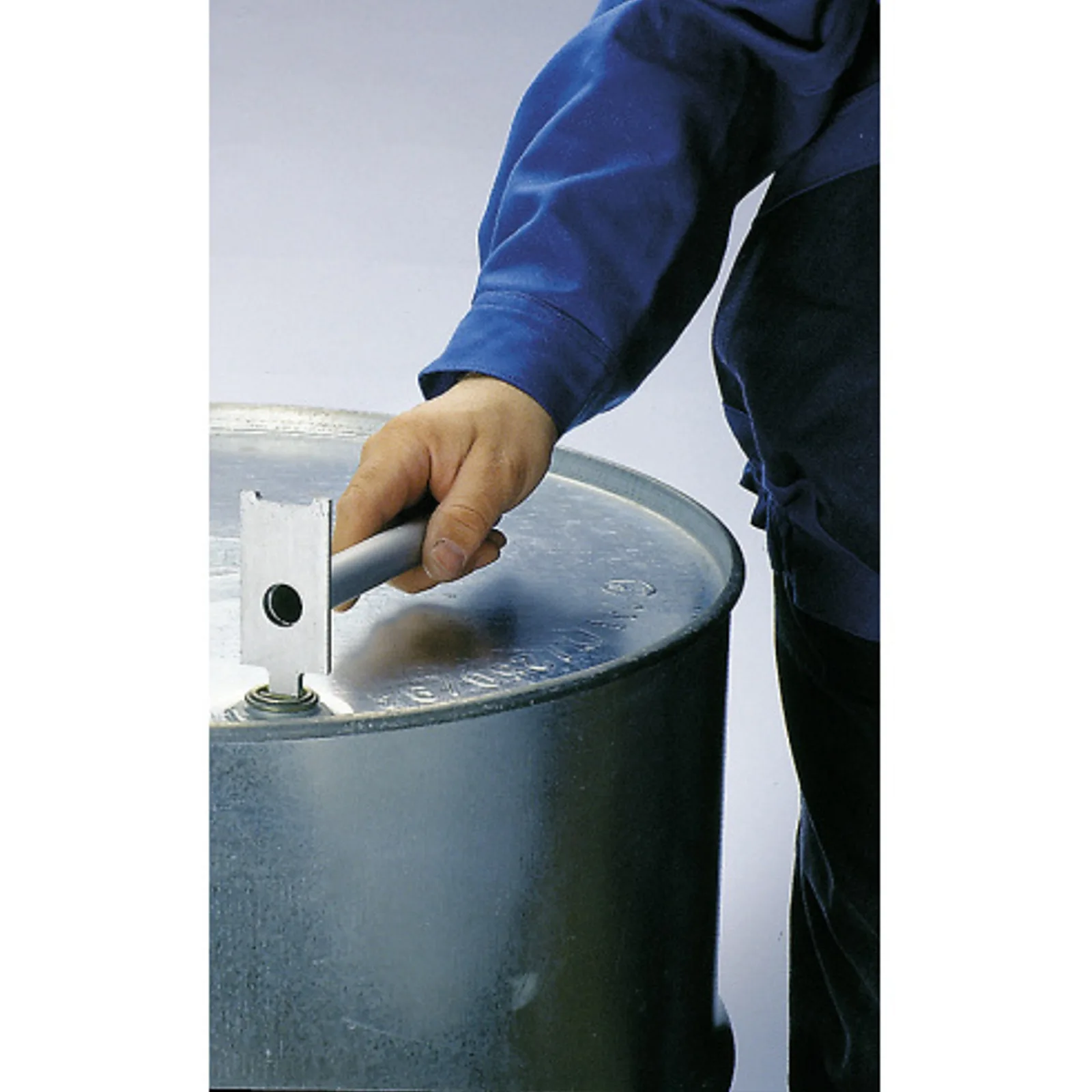 Csavarkulcs 60 l-es és 200 l-es hordófedelekhez, 2" és 3/4", acél