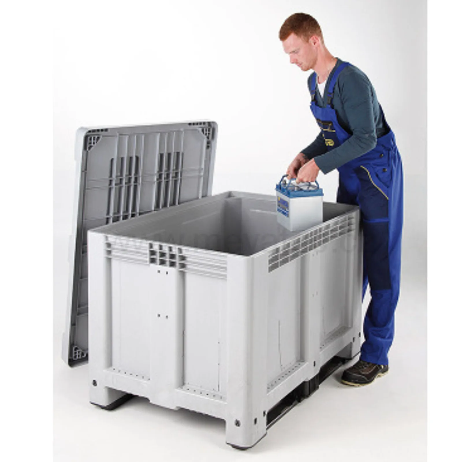 610L container box with pallet and lid 120x100x76 cm UN ADR 5