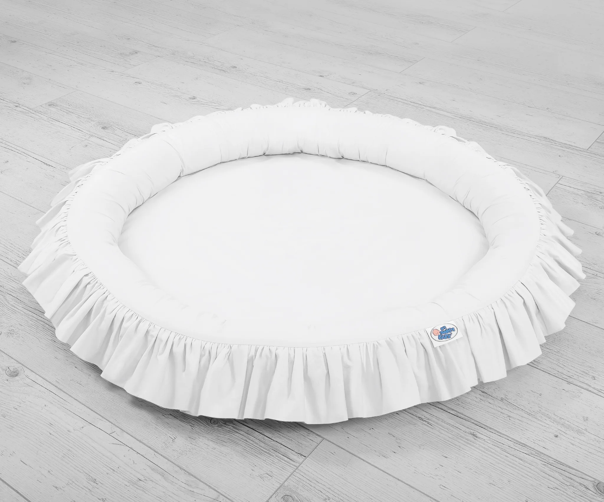 Nest with flounce - white 6