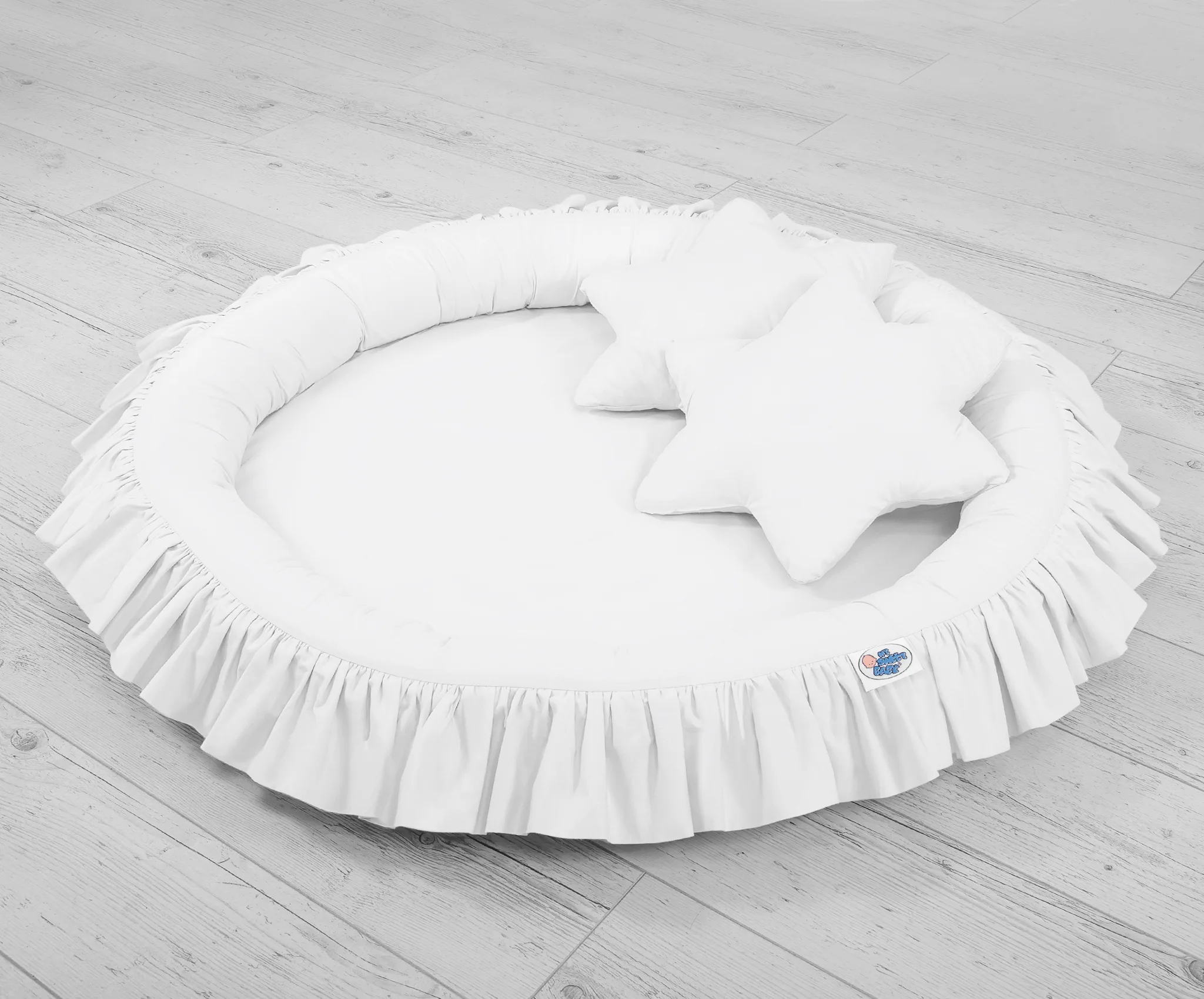 Nest with flounce - white 10