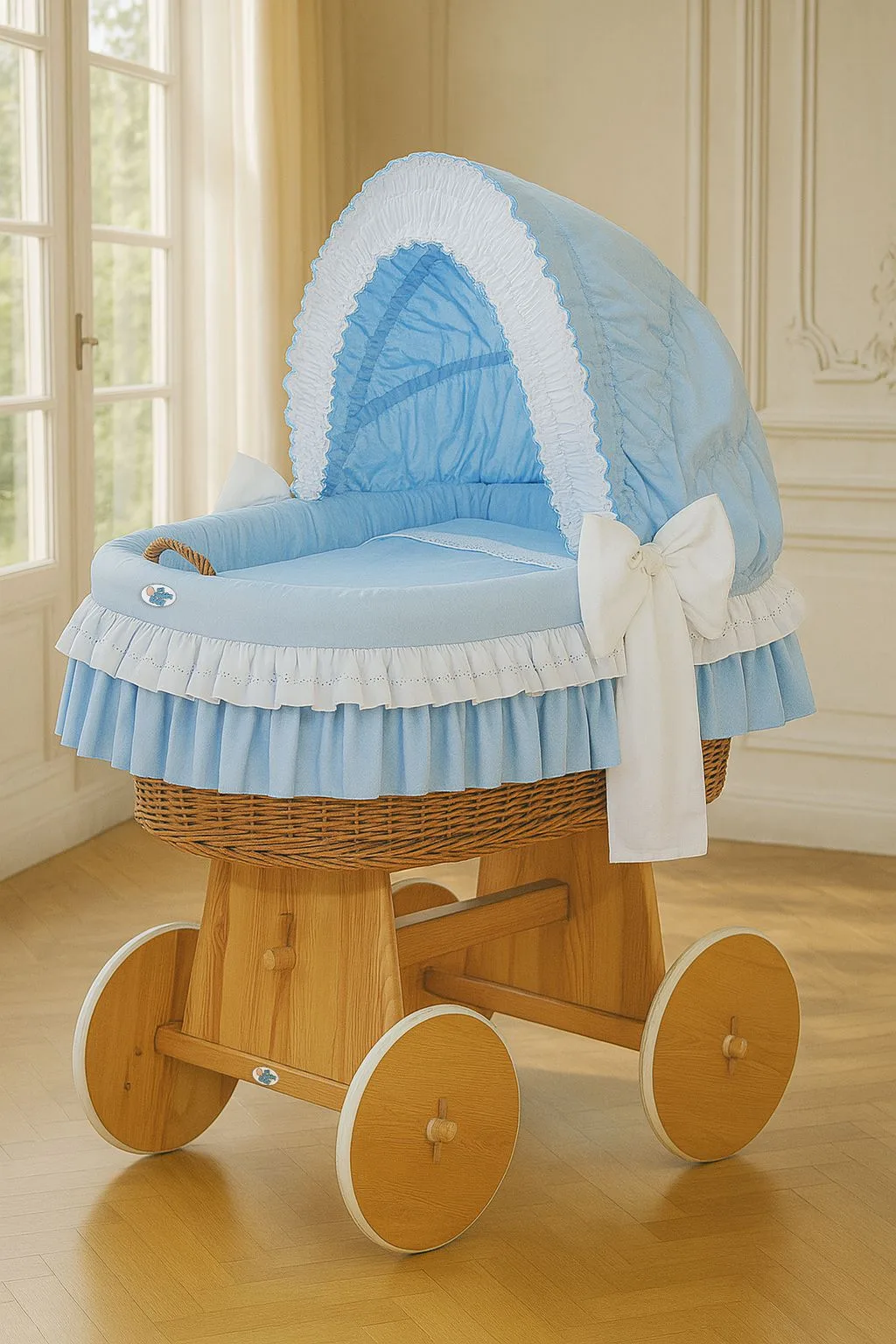 Moses Basket Wicker hood crib Bellamy - natural + blue bedding 2
